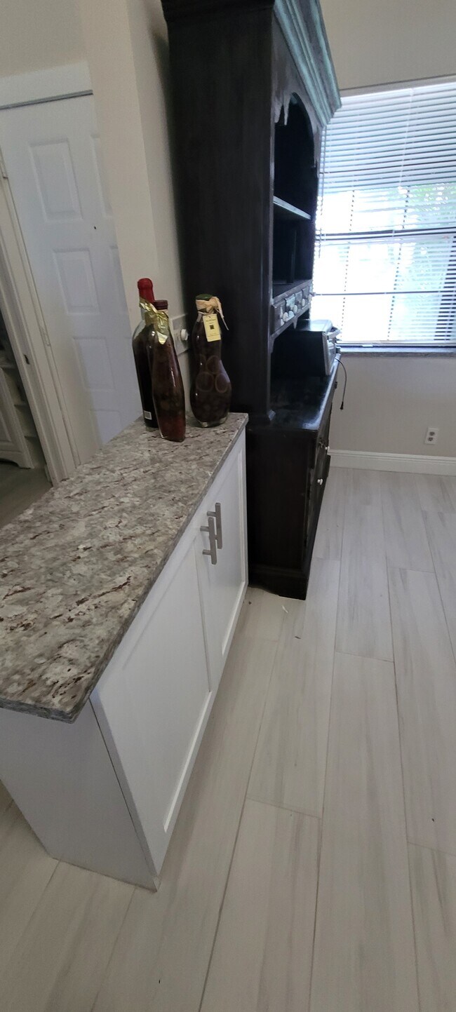 Extra Storage - 1639 Cypress Pointe Dr