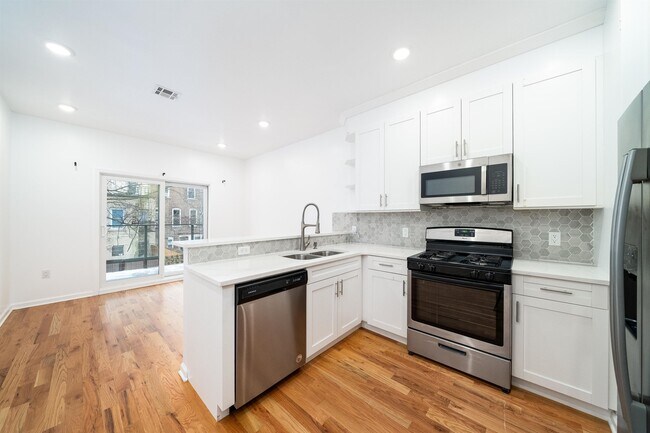 Building Photo - 300 Halladay St