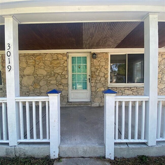 Building Photo - 3019 Alice Ave