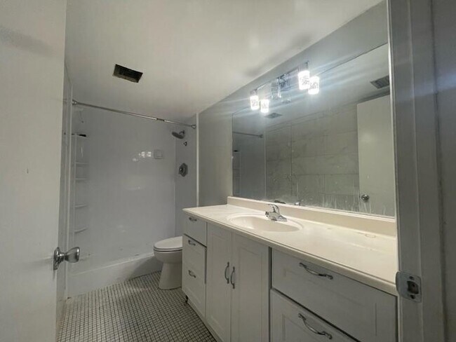 Building Photo - 5530 NW 44th St