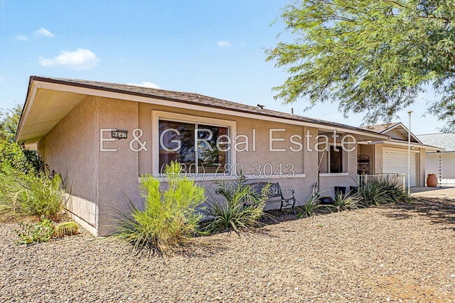 Building Photo - 9847 W Wrangler Dr