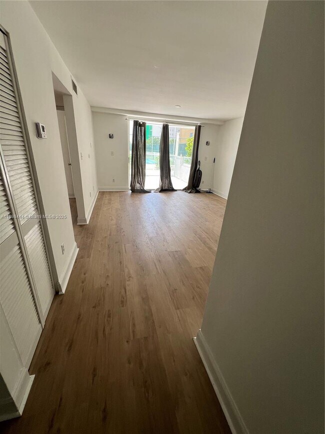 Building Photo - 770 Claughton Island Dr