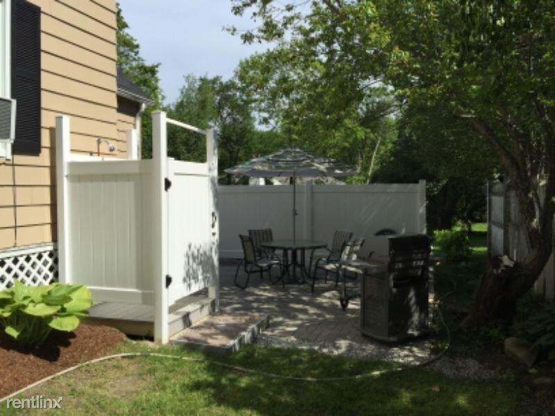 73 Narragansett Ave, Narragansett, RI 02882 Apartment for Rent in