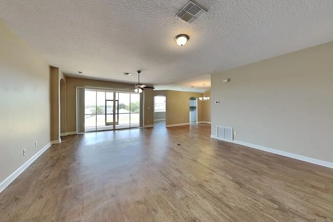 Building Photo - 1325 Golf Point Loop