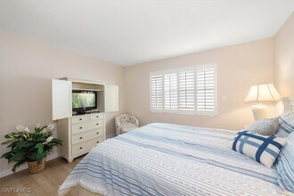 Building Photo - 1065 Gulf Shore Blvd N