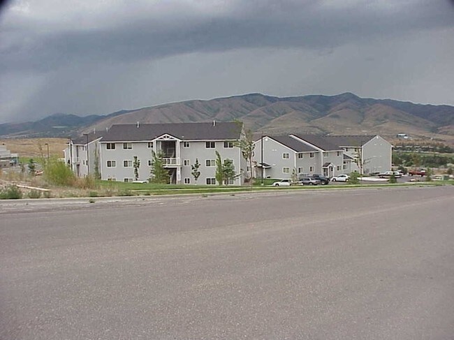 Building Photo - Hillside Village Apartments