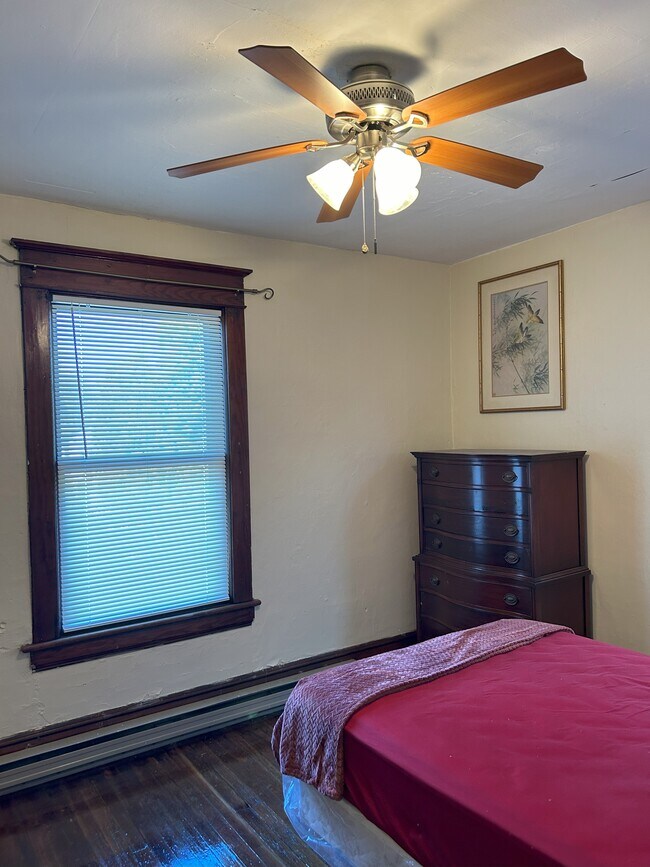 Foto del edificio - 440 Mountain Ave SW