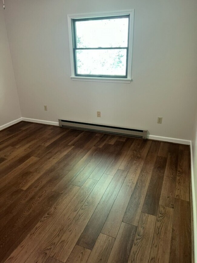 Building Photo - Lancelot