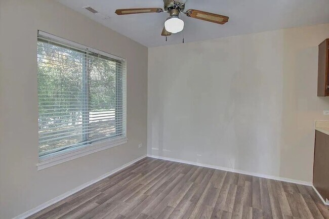 Foto del edificio - 5946 Greenview Rd