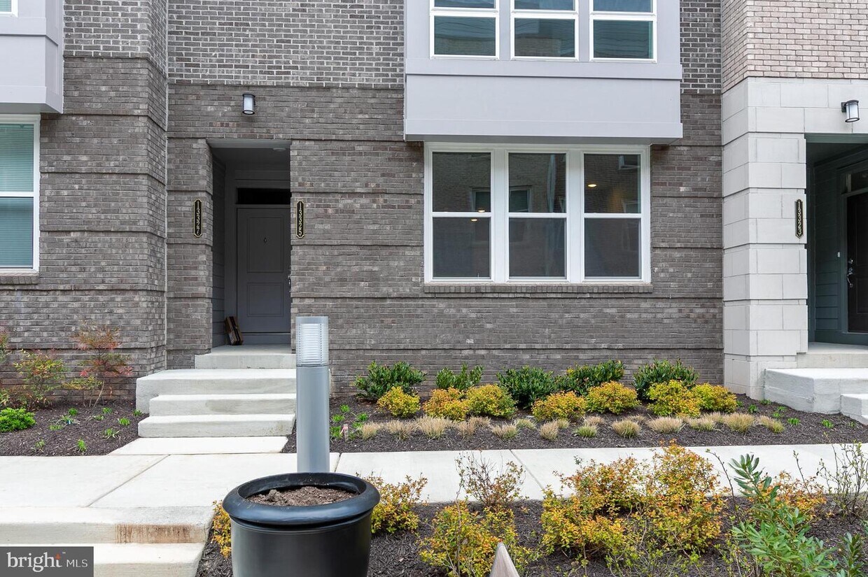 13325 Launders St Unit 139, Herndon, VA 20171 Apartment for Rent in