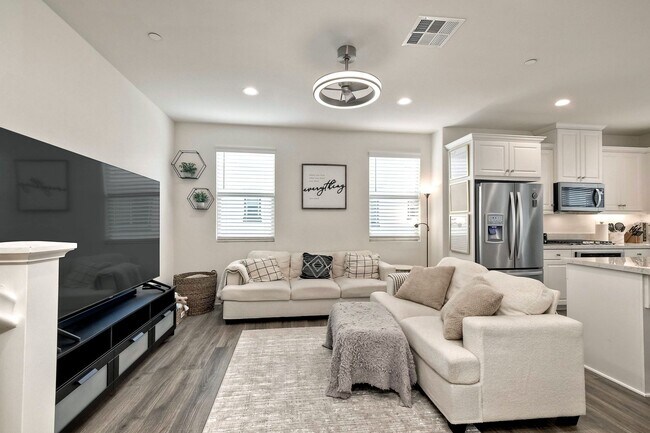 Foto del edificio - 2211 Solara Ln