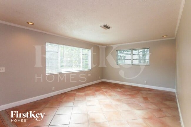 Foto del edificio - 120 SW 7th Terrace