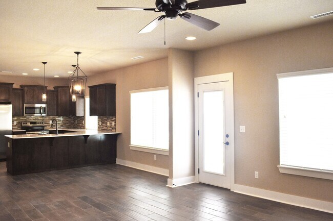 Foto del edificio - Upscale 4 Bedroom 3.5 Bathroom Home in Fayetteville!!