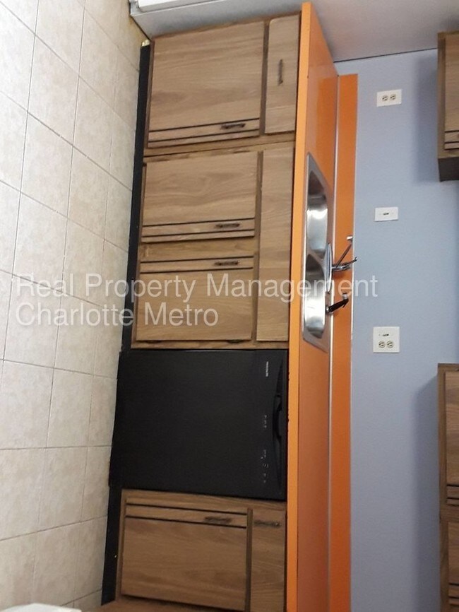 Foto del edificio - 6026 Olinda St