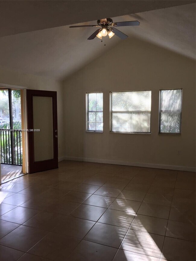 Foto del edificio - 10440 SW 156th Ct