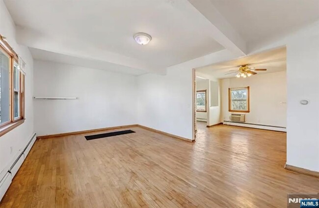Building Photo - 275 Palisade Ave