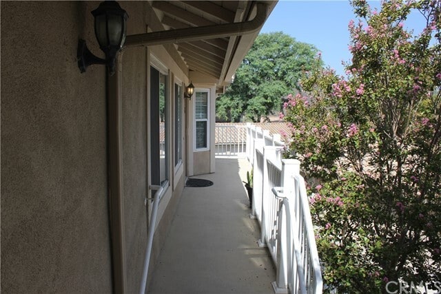 Foto del edificio - 19801 Meadow Ridge Dr