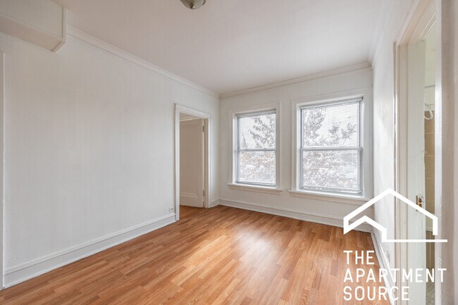 Foto del edificio - 3420 W Irving Park Rd