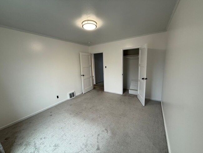 Building Photo - Bright 3BR Flat Near SFSU & BART – Prime I...
