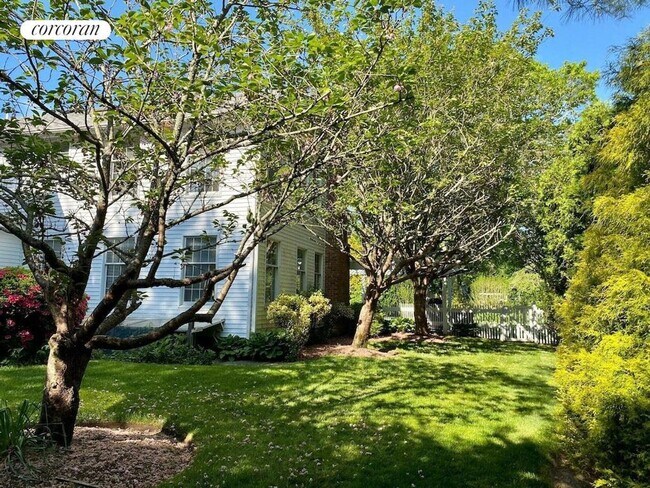 Building Photo - 94 S Country Rd
