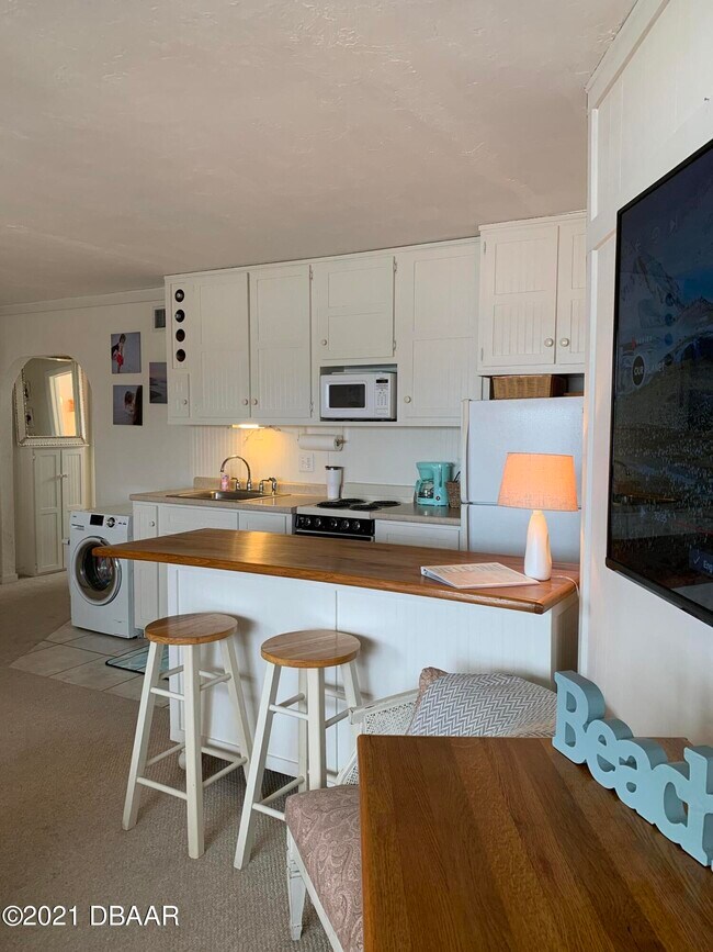 Building Photo - 1167 Ocean Shore Blvd