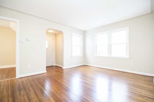 Foto del edificio - 2125 Loxley Rd