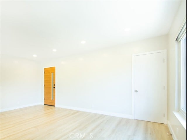 Building Photo - 2027 Vista Del Mar Ave