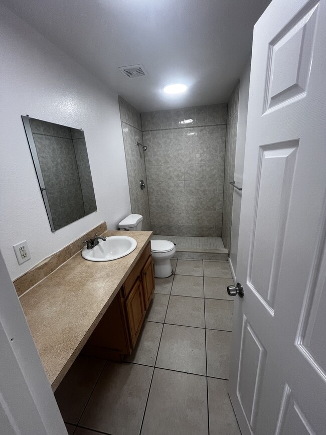 Building Photo - 2944 NW 55th Ave
