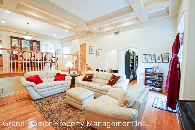Building Photo - 312 N Catalina Ave