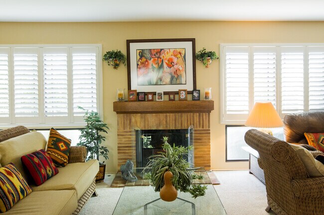 Gas fed Fireplace - 1928 Hillcrest Rd