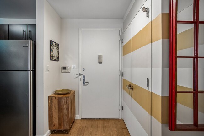 Foto del edificio - 535 W 52nd St