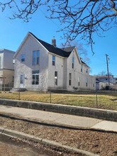 Building Photo - 2108 16th Ave S