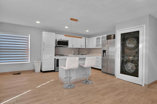 Building Photo - 6385 86th Ln