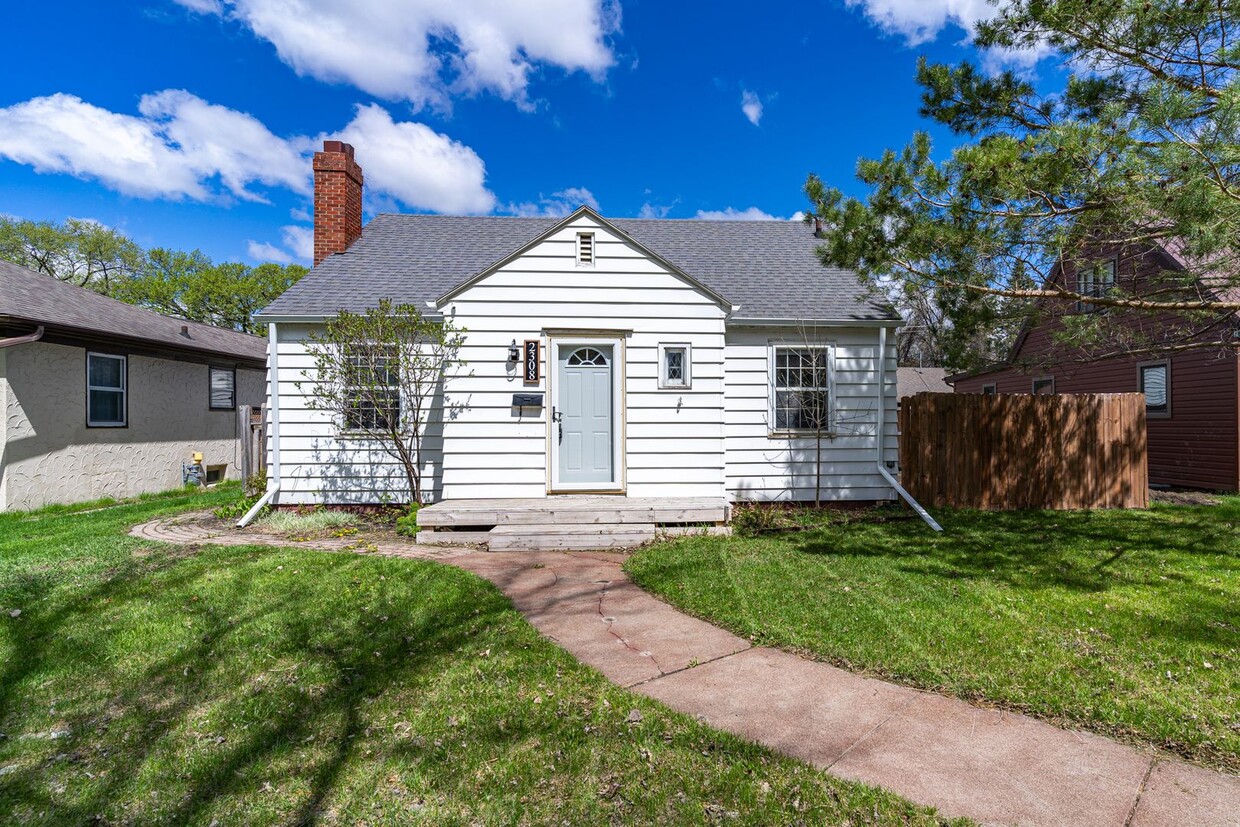 Primary Photo - Single family home - Block from UND