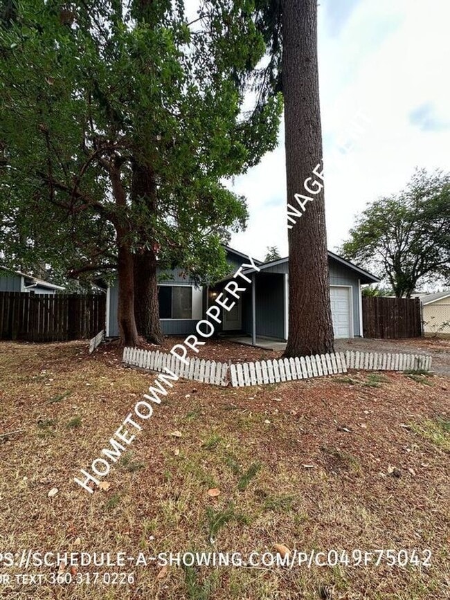 Building Photo - 1310 Goldenrod Dr SE