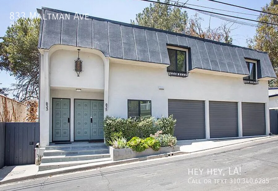 Primary Photo - SOPHISTICATED SILVER LAKE DUPLEX | OVERLOO...