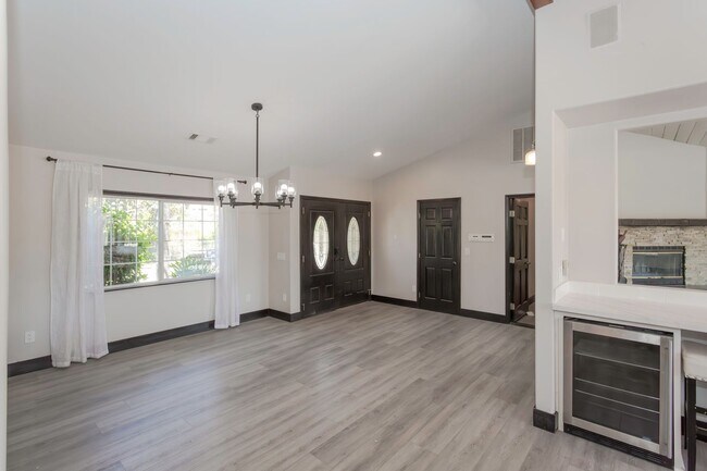 Foto del edificio - LUXURY LIVING POOL HOME ON 2+ ACRES IN THE...