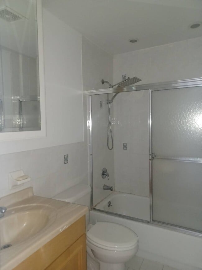 Foto del edificio - 156- 49-156-75 75th St