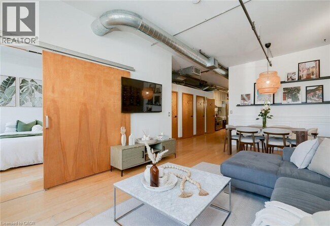 Building Photo - 189 Queen St E