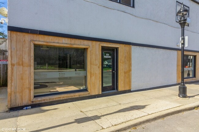 Building Photo - 10 E Jefferson Ave