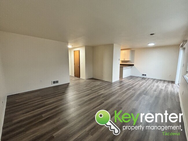Foto del edificio - Spacious 3-Bedroom Home in Quiet Lakewood Cul-de-Sac