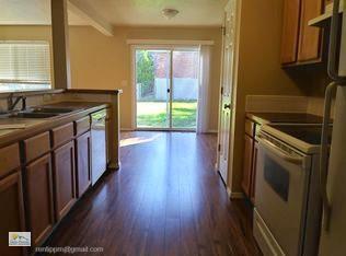 Foto del edificio - 2200 S Phillippi St