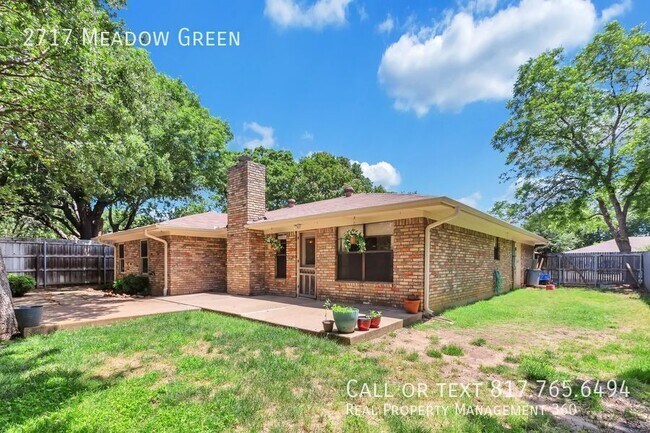 Foto del edificio - 2717 Meadow Green
