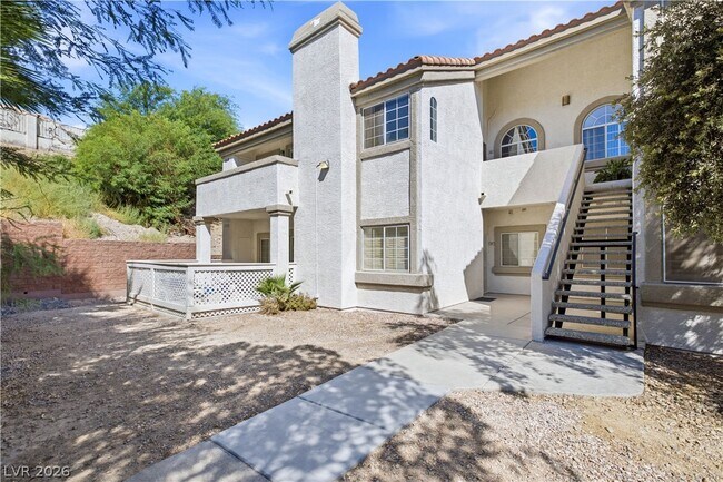 Building Photo - 315 Seine Way