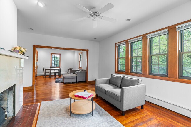 Foto del edificio - 623 Whitney Ave