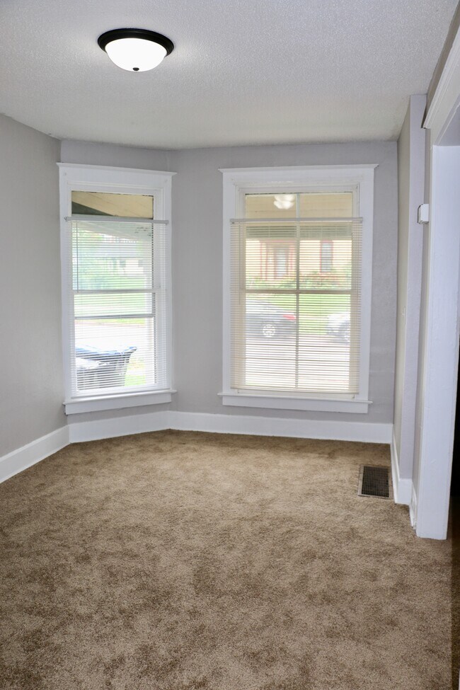 Comedor/Sala de estar - 232 Lincoln St