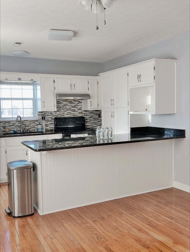 Building Photo - 100 Woodview Dr