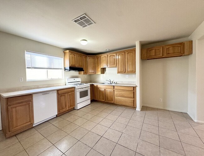 Building Photo - 45695 Deglet Noor St