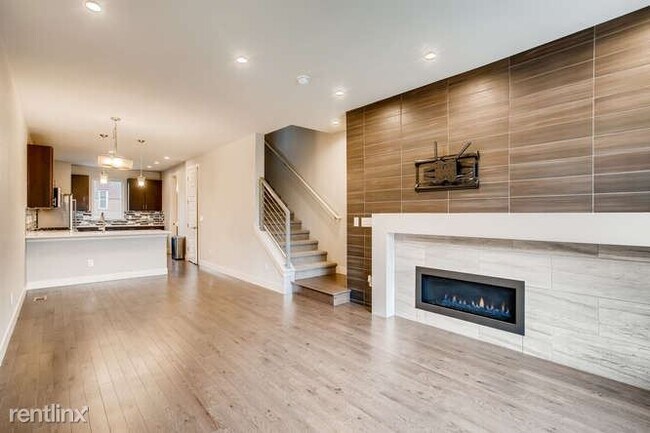 Foto del edificio - 2414 N Washington St