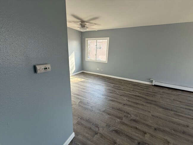 Foto del edificio - 18329 West St